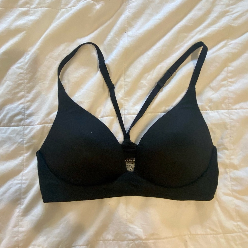 Body by Victoria Lightly Lined Plunge Bra in Black